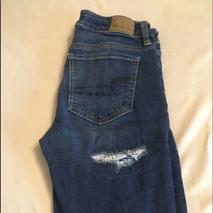 amercian eagle ripped jeans